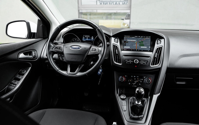 Ford Focus cena 33900 przebieg: 146000, rok produkcji 2015 z Radom małe 742